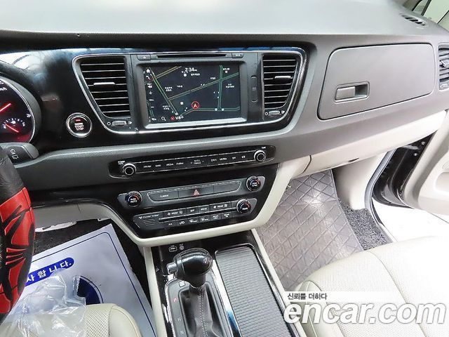 Kia Canival 2016 — photo 9