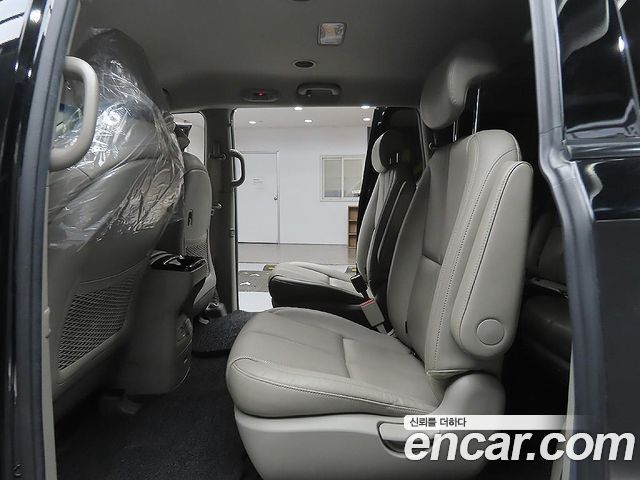 Kia Canival 2016 — photo 10