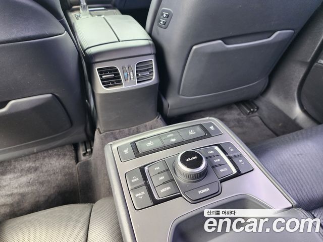 Hyundai Genesis 2014 — photo 18