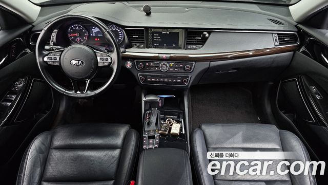 Kia K7 2019 — photo 10