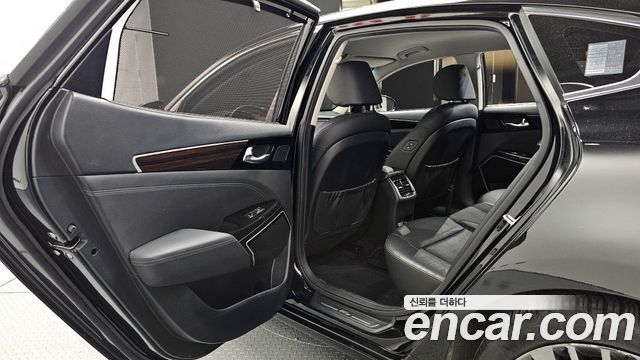 Kia K7 2019 — photo 18