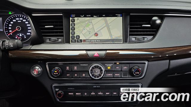 Kia K7 2019 — photo 20