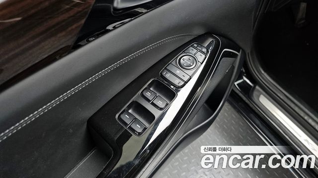 Kia K7 2019 — photo 33