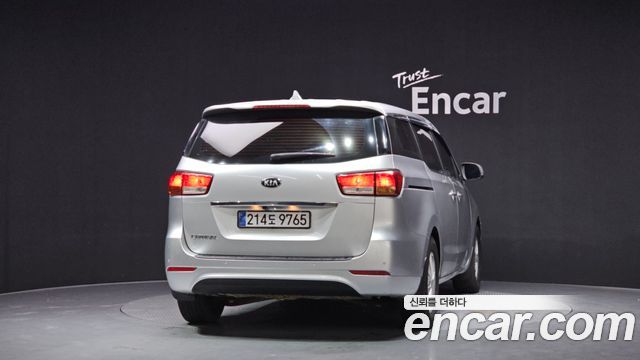 Kia Canival 2015 — photo 4