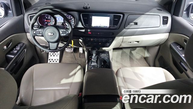 Kia Canival 2015 — photo 7