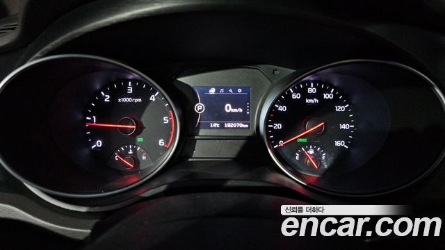 Kia Canival 2015 — photo 8