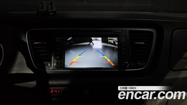 Kia Canival 2015 — photo 14