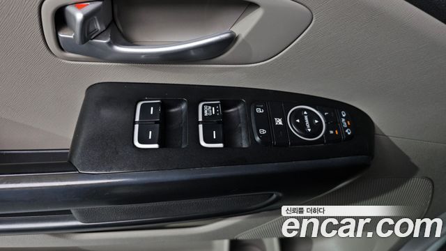Kia Canival 2015 — photo 15