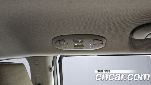 Kia Canival 2015 — photo 19