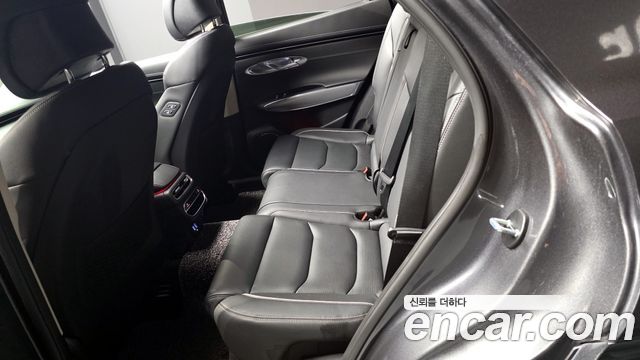 Genesis GV70 2023 — photo 11