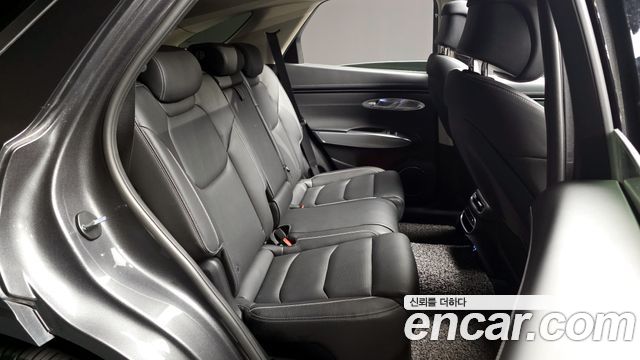 Genesis GV70 2023 — photo 12