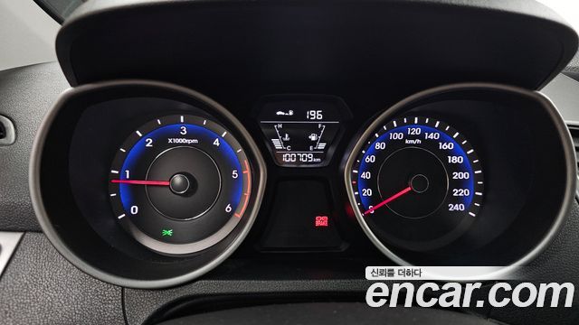 Hyundai AVANTE 2014 — photo 8