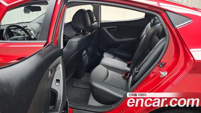 Hyundai AVANTE 2014 — photo 11