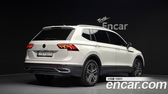 Volkswagen Tiguan 2024 — photo 2