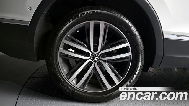 Volkswagen Tiguan 2024 — photo 5