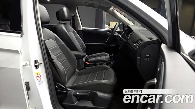Volkswagen Tiguan 2024 — photo 17