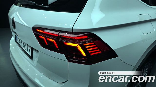 Volkswagen Tiguan 2024 — photo 9