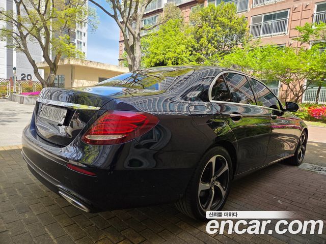 Mercedes-Benz E-Class 2020 — photo 7