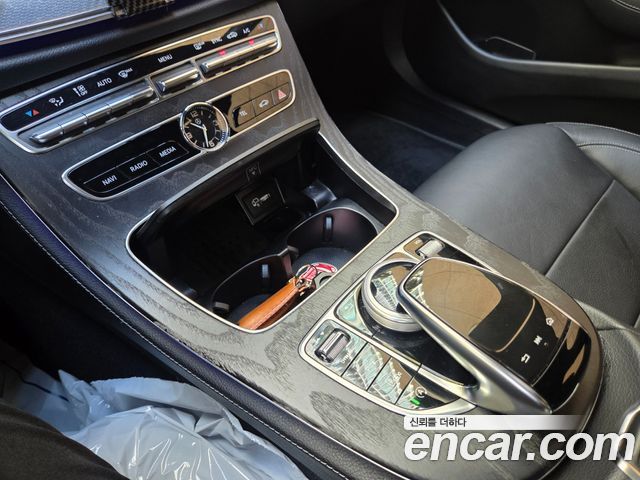 Mercedes-Benz E-Class 2020 — photo 15