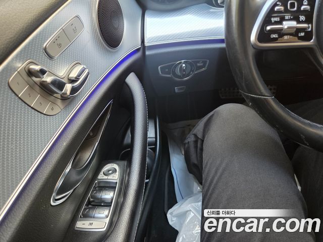 Mercedes-Benz E-Class 2020 — photo 16