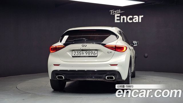Infiniti Q30 2019 — photo 4
