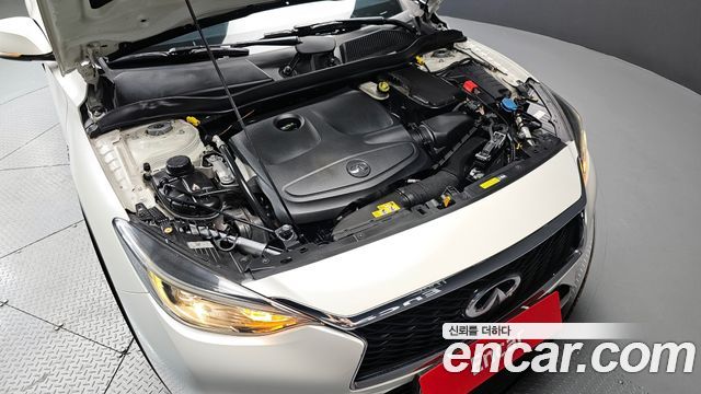 Infiniti Q30 2019 — photo 6