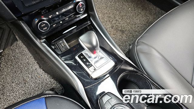 Infiniti Q30 2019 — photo 12