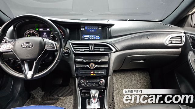 Infiniti Q30 2019 — photo 19