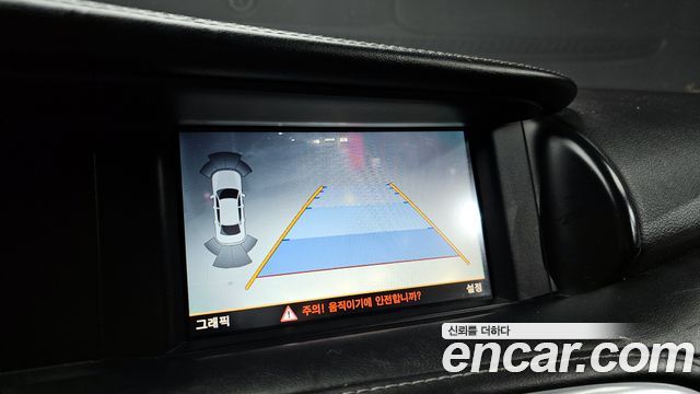 Infiniti Q30 2019 — photo 21