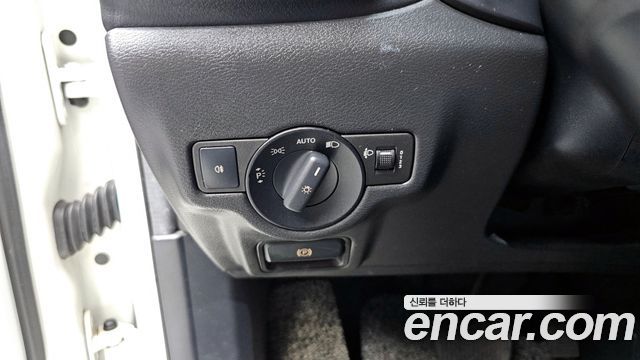 Infiniti Q30 2019 — photo 25