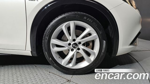 Infiniti Q30 2019 — photo 7