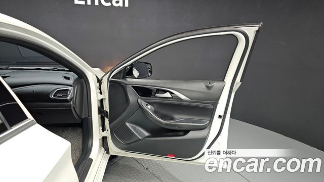Infiniti Q30 2019 — photo 15