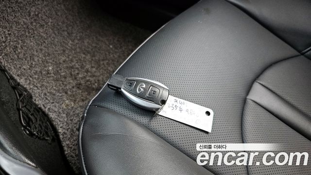 Infiniti Q30 2019 — photo 27