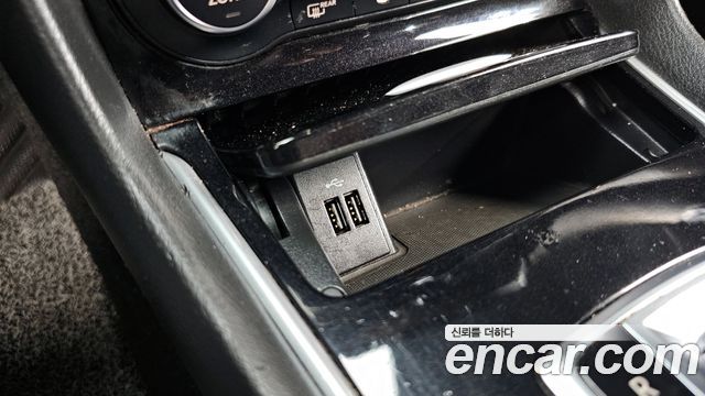 Infiniti Q30 2019 — photo 30