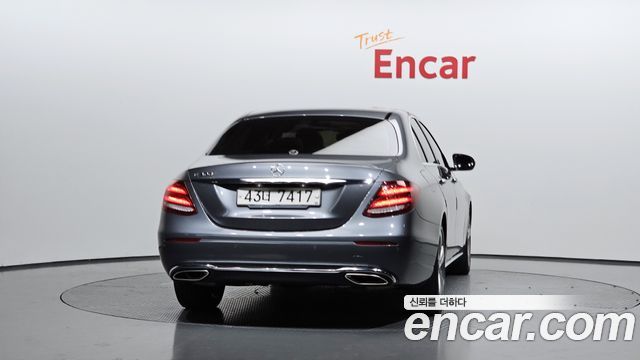 Mercedes-Benz E-Class 2018 — photo 4
