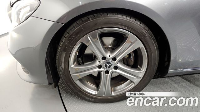 Mercedes-Benz E-Class 2018 — photo 5