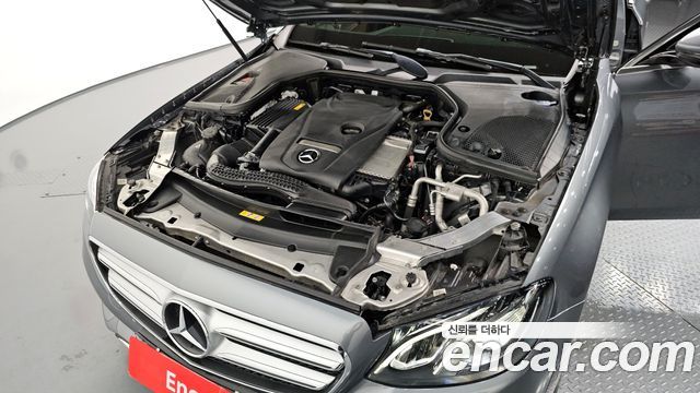 Mercedes-Benz E-Class 2018 — photo 6