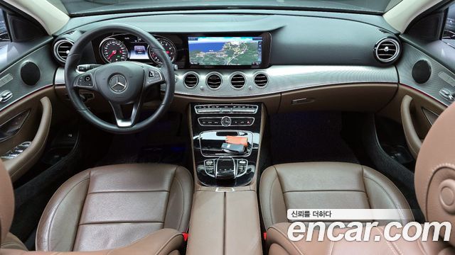 Mercedes-Benz E-Class 2018 — photo 10