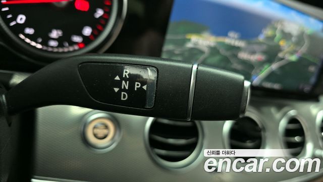 Mercedes-Benz E-Class 2018 — photo 12