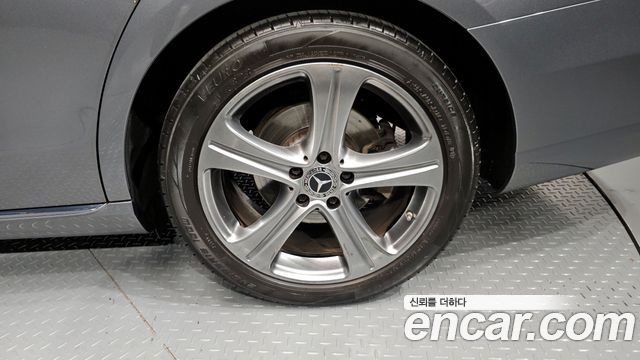 Mercedes-Benz E-Class 2018 — photo 7