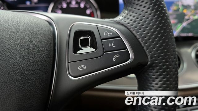 Mercedes-Benz E-Class 2018 — photo 27