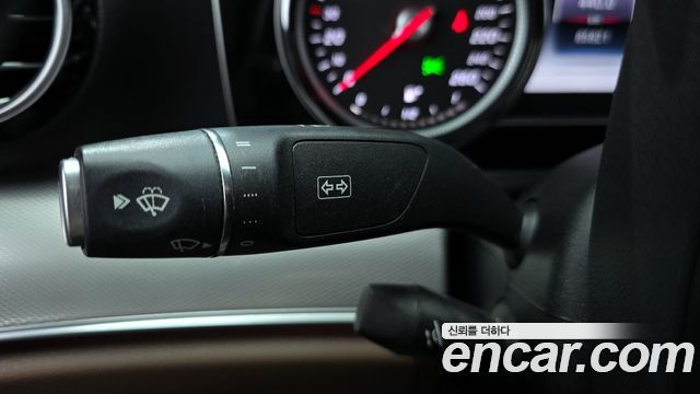 Mercedes-Benz E-Class 2018 — photo 28
