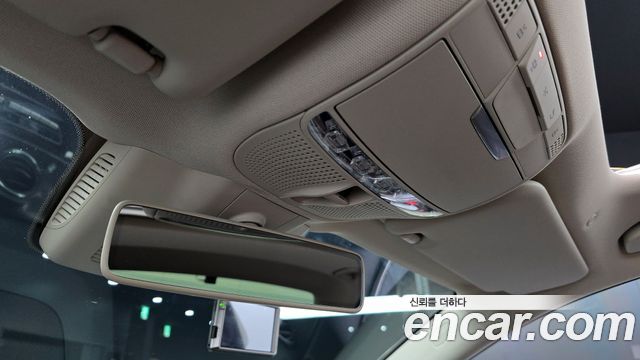 Mercedes-Benz E-Class 2018 — photo 29