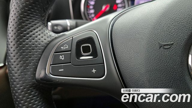 Mercedes-Benz E-Class 2018 — photo 30