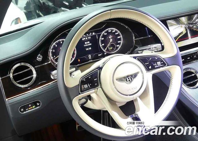 Bentley Continental 2018 — photo 9