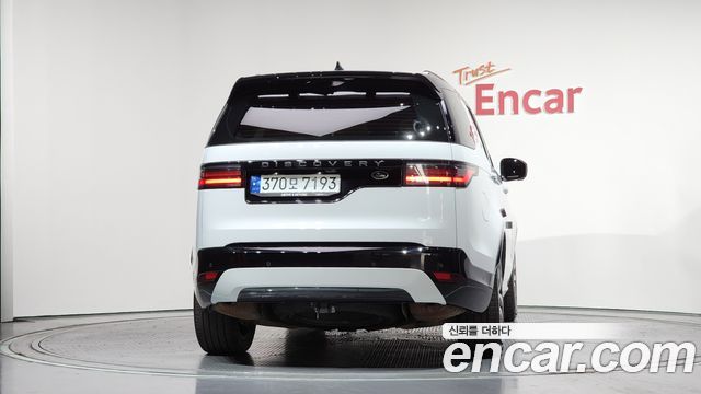 Land Rover Discovery 2023 — photo 4
