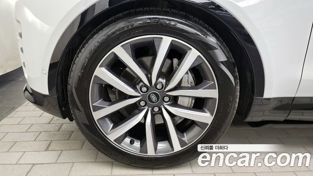 Land Rover Discovery 2023 — photo 5