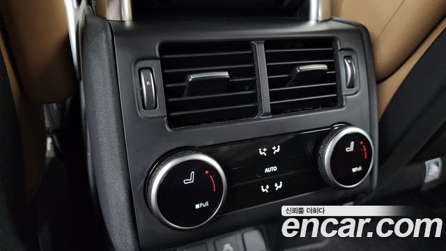 Land Rover Discovery 2023 — photo 25
