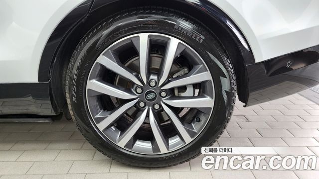 Land Rover Discovery 2023 — photo 7