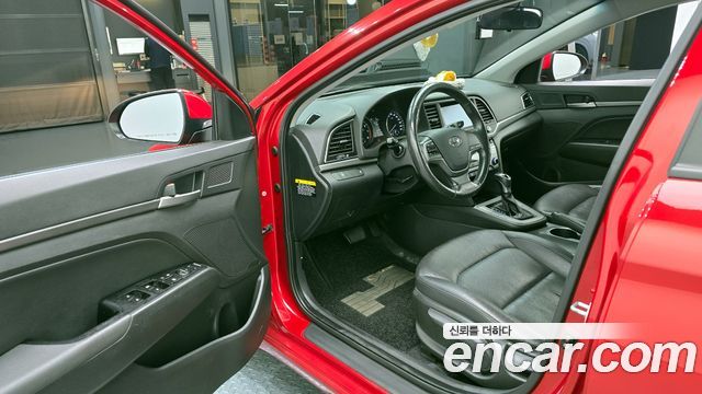 Hyundai AVANTE 2017 — photo 10